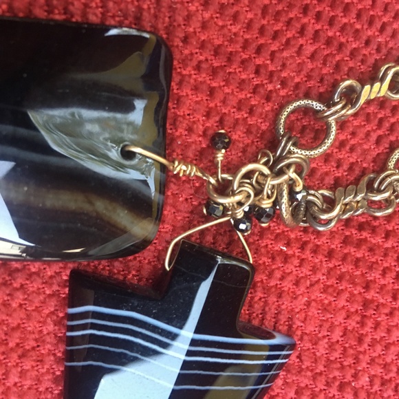 Chic Black Polished Arrowhead Pendant Gold Chain - Picture 7 of 8